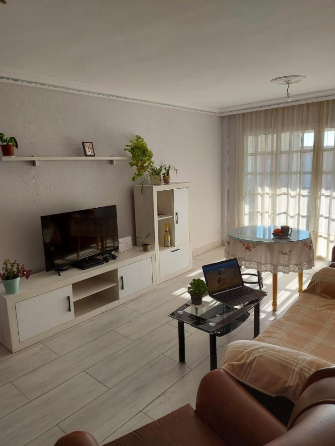 Habitacion Privada A 15 Min De La Playa/Piso Hotel Huelva Bagian luar foto